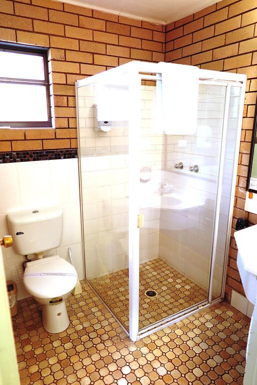 Twin Pines Motel Mooloolaba Room photo