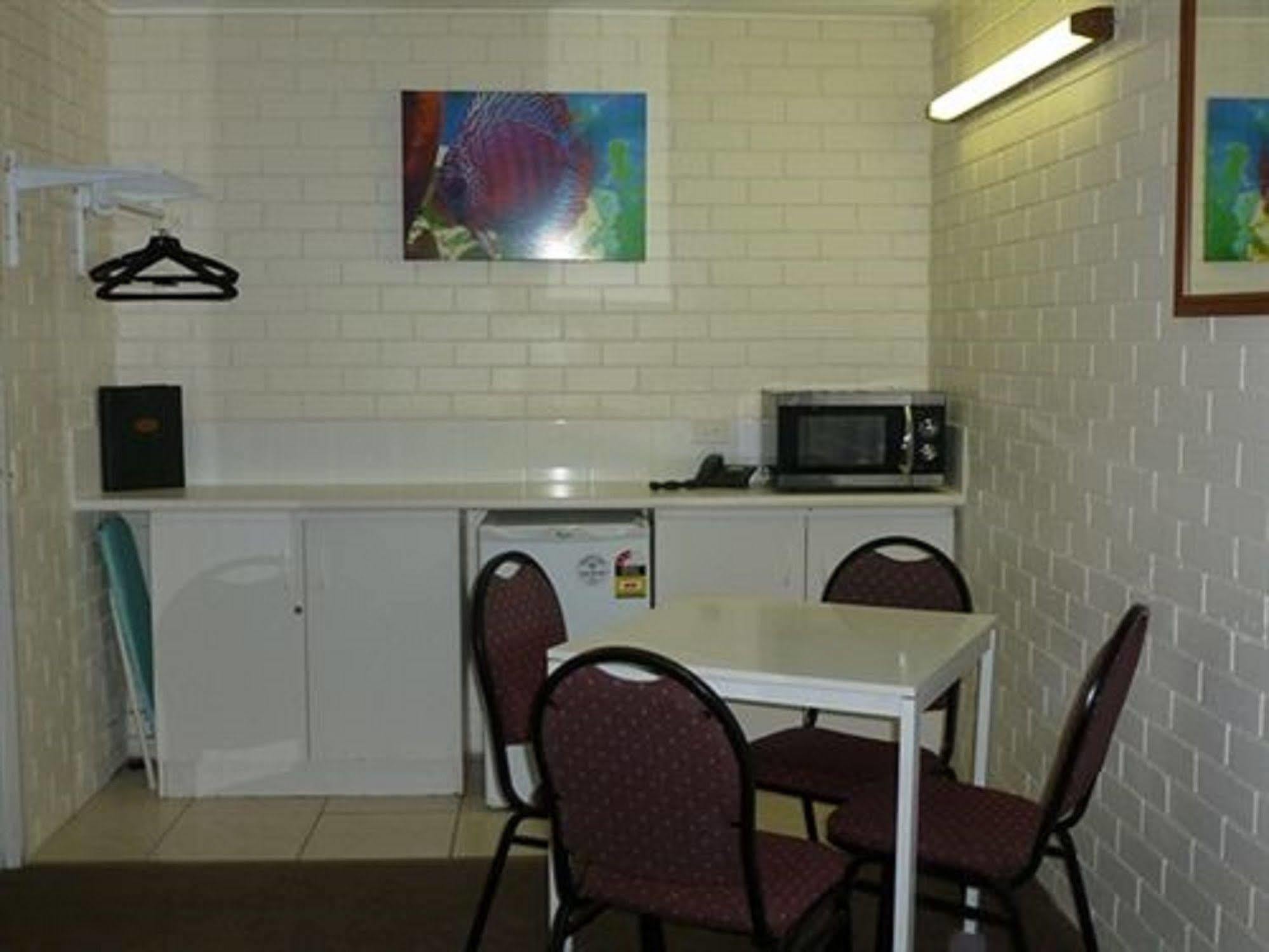 Twin Pines Motel Mooloolaba Exterior photo