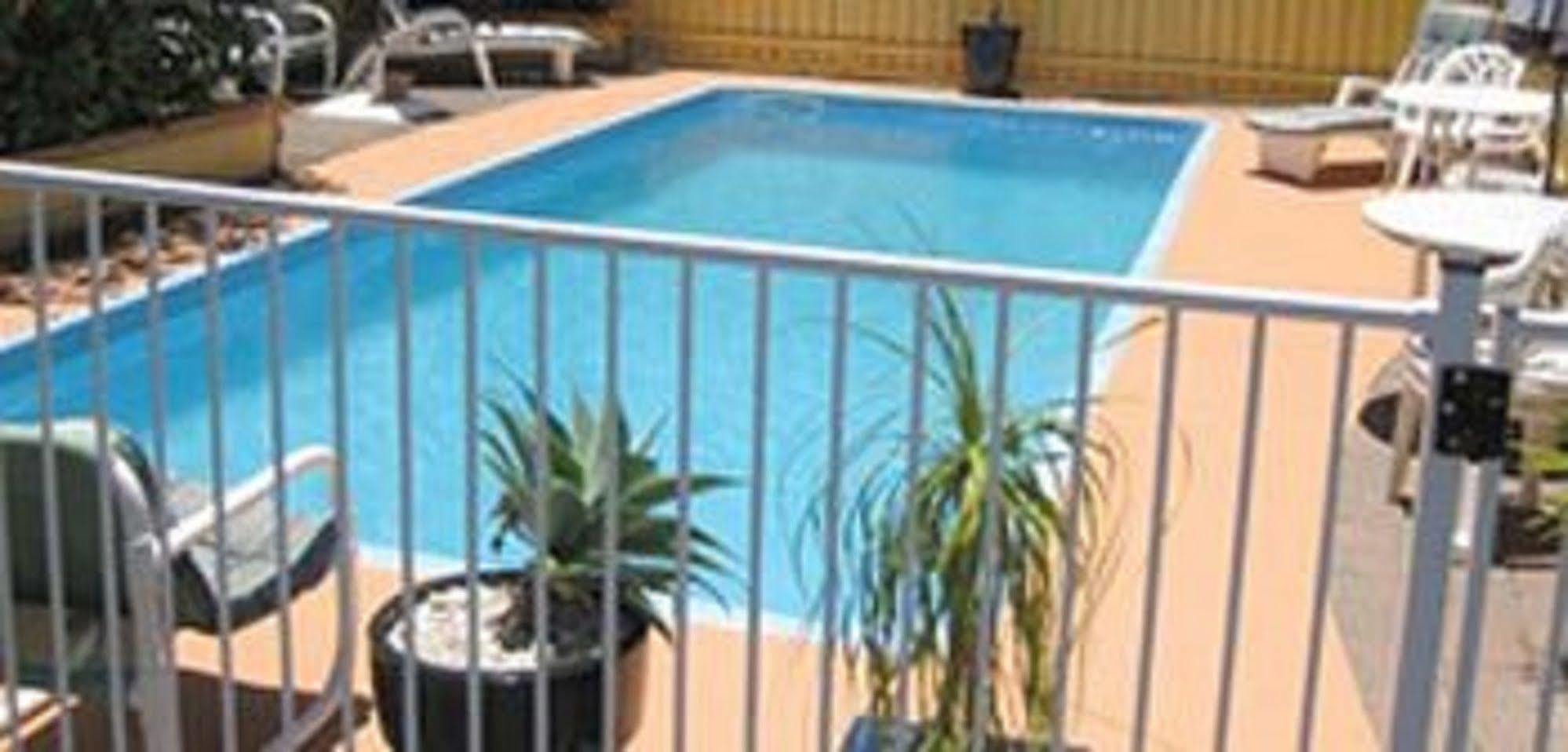 Twin Pines Motel Mooloolaba Exterior photo
